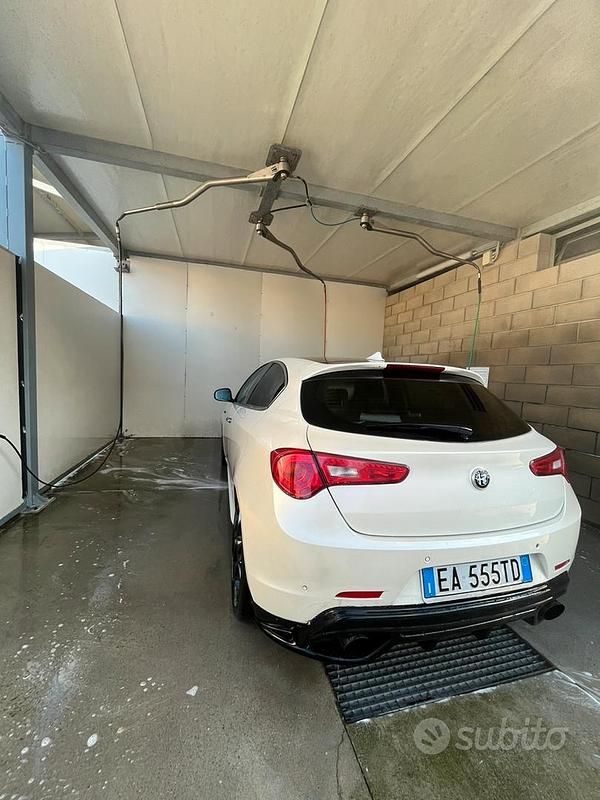 Usata Alfa Romeo Giulietta Exclusive 170 CV (125 kW) 2010 Bianco Utilitaria