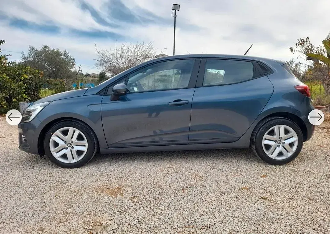 Usata Renault Clio V 90 CV (66 kW) 2022 Grigio Utilitaria