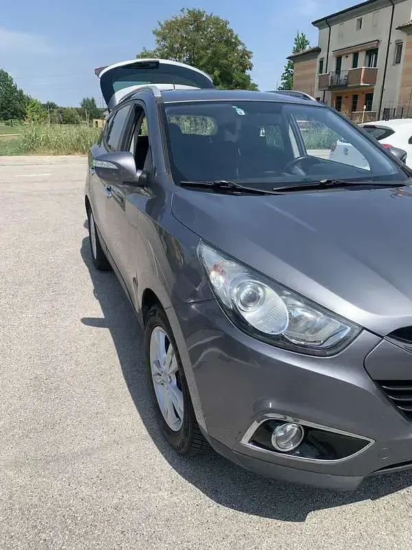 Usata Hyundai ix35 Xpossible 116 CV (85 kW) 2013 Grigio SUV