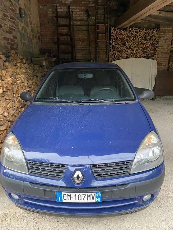 Usato 2004 Renault Clio II 1.1 LPG_Hybrid 75 CV (2.500 €)