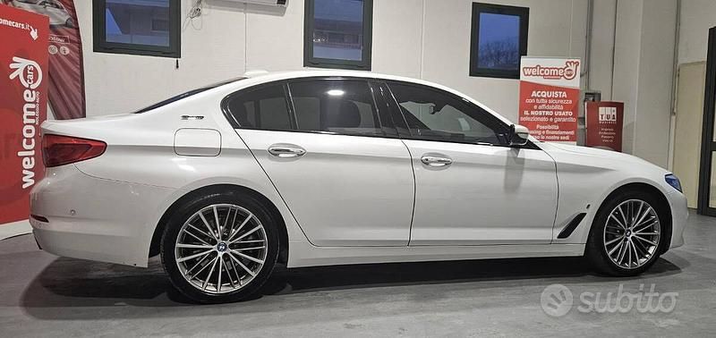 Usata BMW 530e Luxury Line 184 CV (135 kW) 2017 Berlina