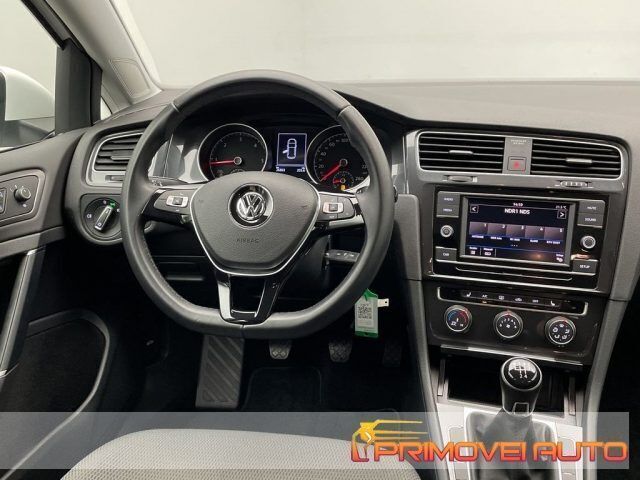Bianco Usata 2019 VW Golf VII Tre volumi | 22.200 € (Molto cara) - Immagine 1/4