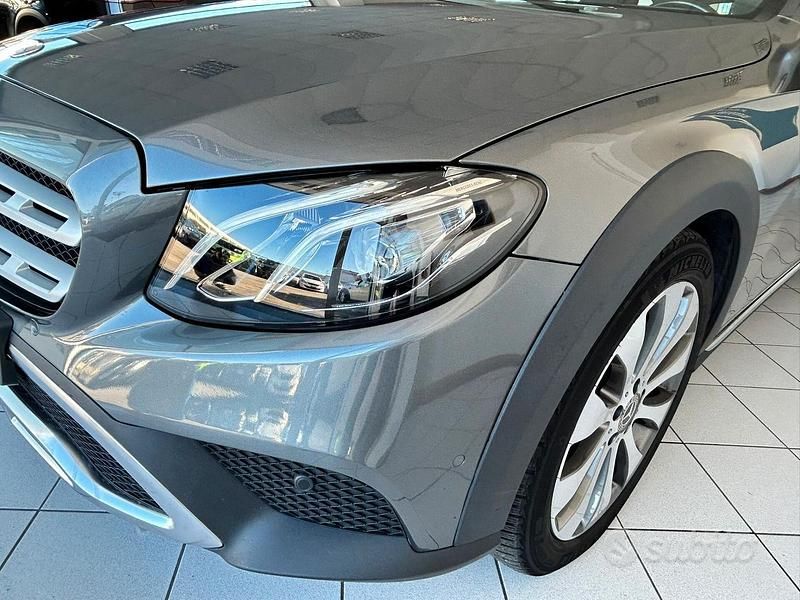 Usata Mercedes E220 All-Terrain Premium Plus 194 CV (142 kW) 2017 Grigio Station wagon