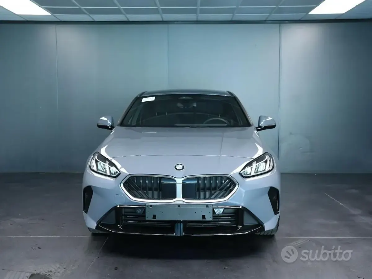 Usado BMW 118 M Sport 150 CV (110 kW) 2025 Azul Utilitario