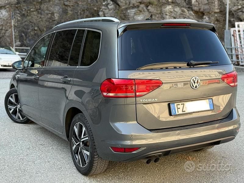 Usata VW Touran 150 CV (110 kW) 2020 Grigio Monovolume
