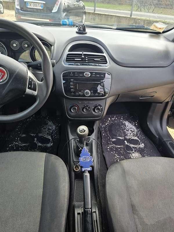 Usata Fiat Punto Easy 75 CV (55 kW) 2014 Nero Berlina