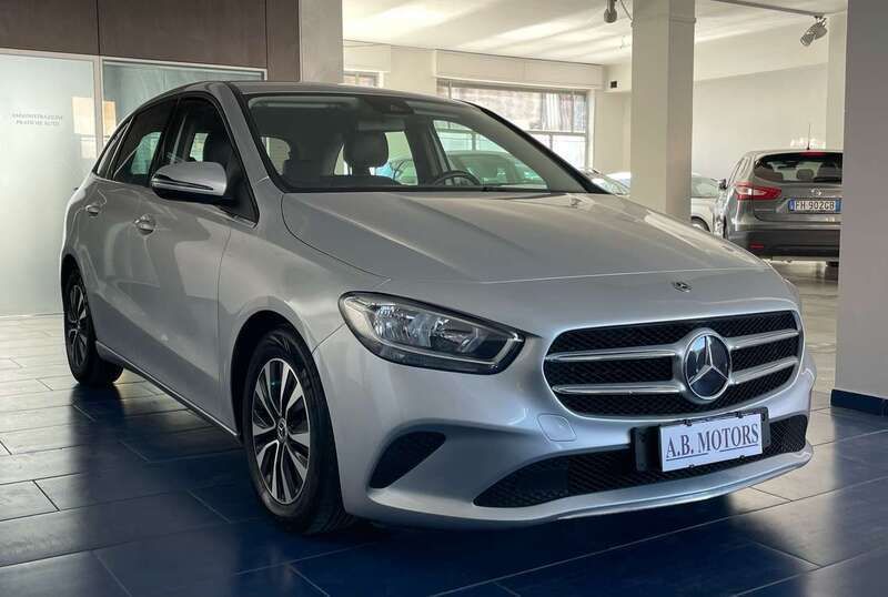Grigio Usata 2021 Mercedes B180 Monovolume | 17.999 € (Super prezzo) - Immagine 1/4