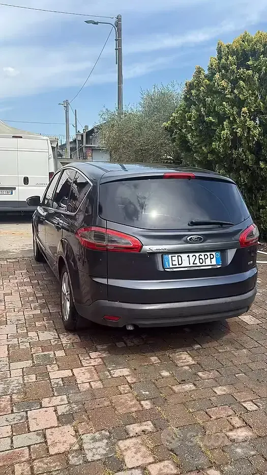 Usata Ford S-MAX S 140 CV (102 kW) 2010 Blu Monovolume