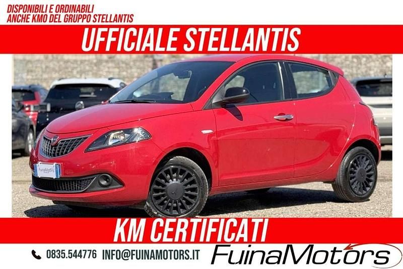 Usata Lancia Ypsilon Silver 69 CV (50 kW) 2022 Rosso Utilitaria