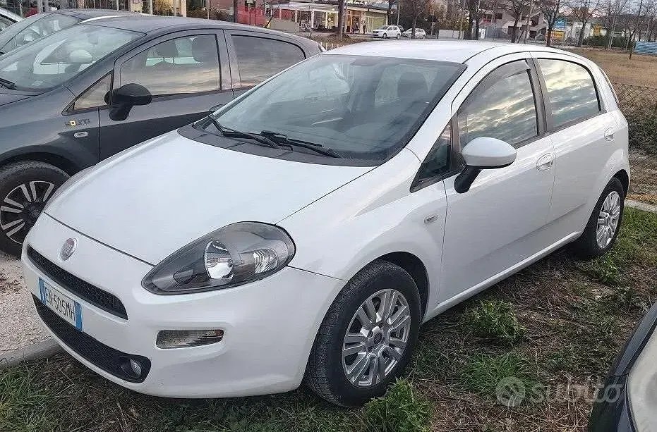 Usata Fiat Punto S 85 CV (62 kW) 2012 Bianco Utilitaria