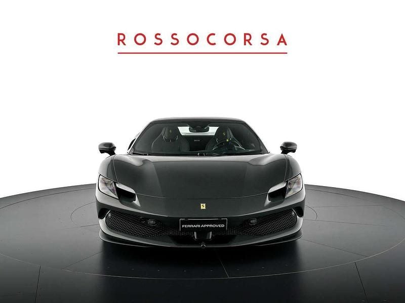 Usata Ferrari 296 829 CV (609 kW) 2023 Grigio Coupé