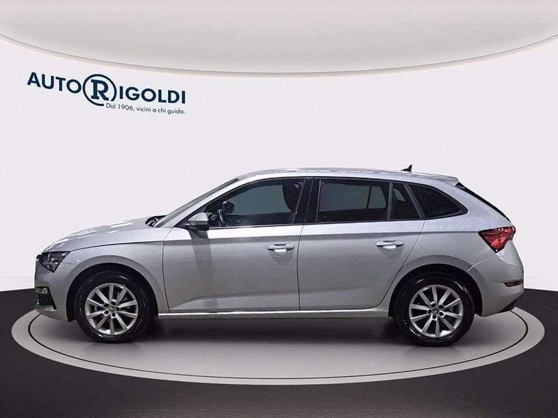 Usata Skoda Scala Ambition 110 CV (80 kW) 2022 Argento brillante metallizzato Utilitaria