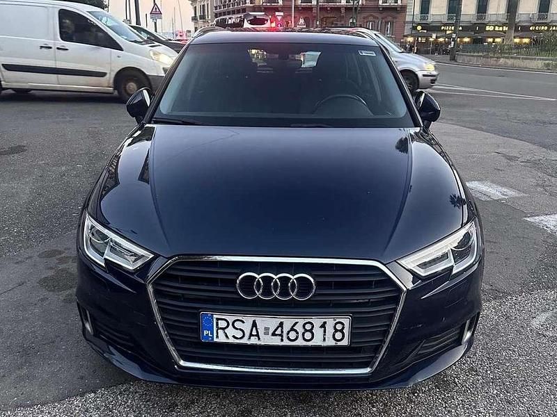 Usata Audi A3 Business 116 CV (85 kW) 2017 Blu/azzurro Berlina