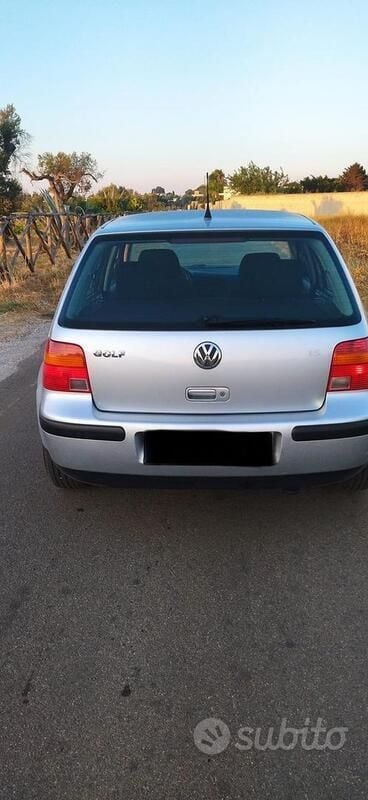 Usata VW Golf IV 75 CV (55 kW) 2001 Grigio Utilitaria