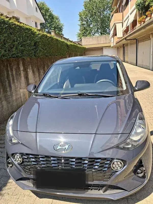 Usata Hyundai i10 65 CV (47 kW) 2022 Grigio Utilitaria