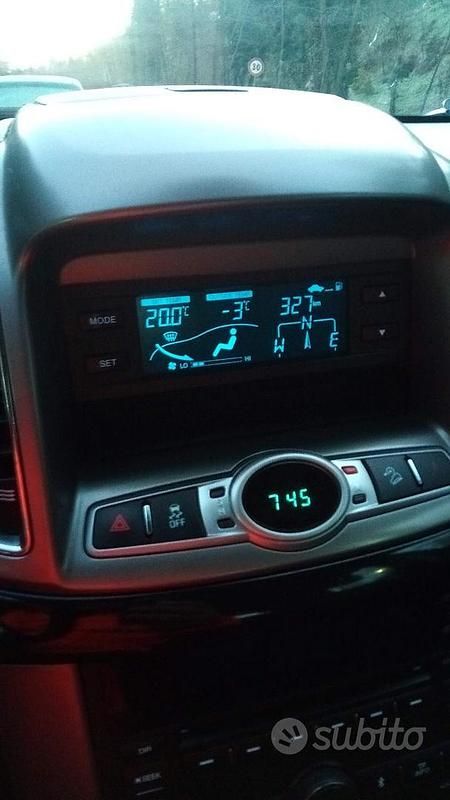 Usata Chevrolet Captiva 163 CV (119 kW) 2012 Grigio SUV