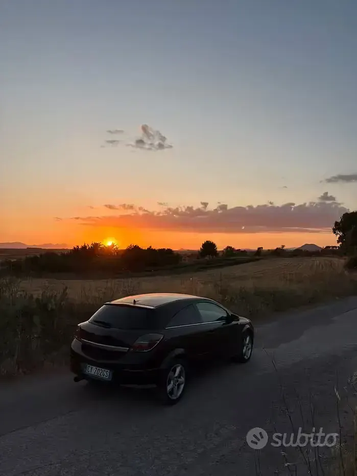 Usata Opel Astra GTC 150 CV (110 kW) 2005 Nero Coupé