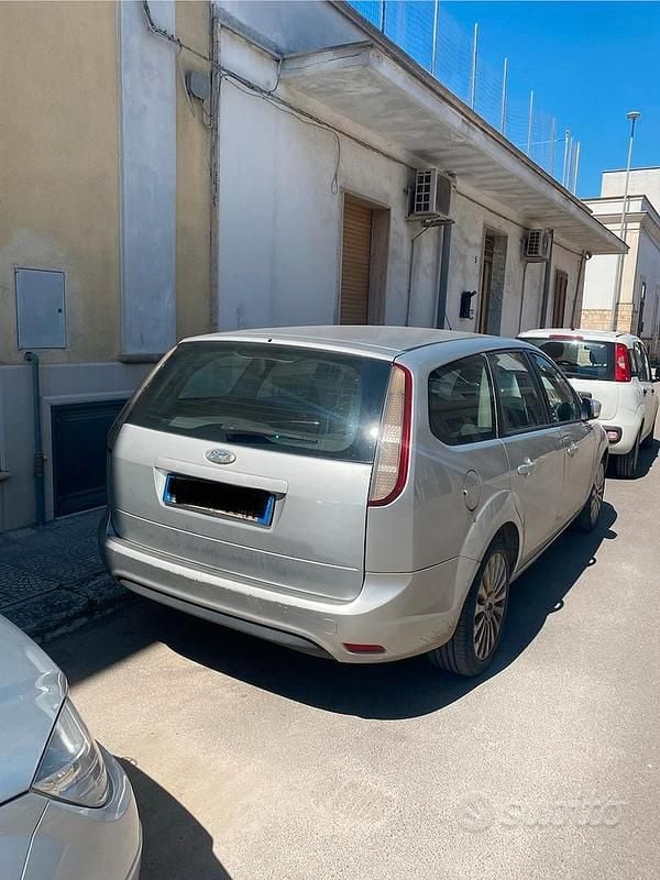 Usata Ford Focus 110 CV (80 kW) 2009 Grigio Station wagon
