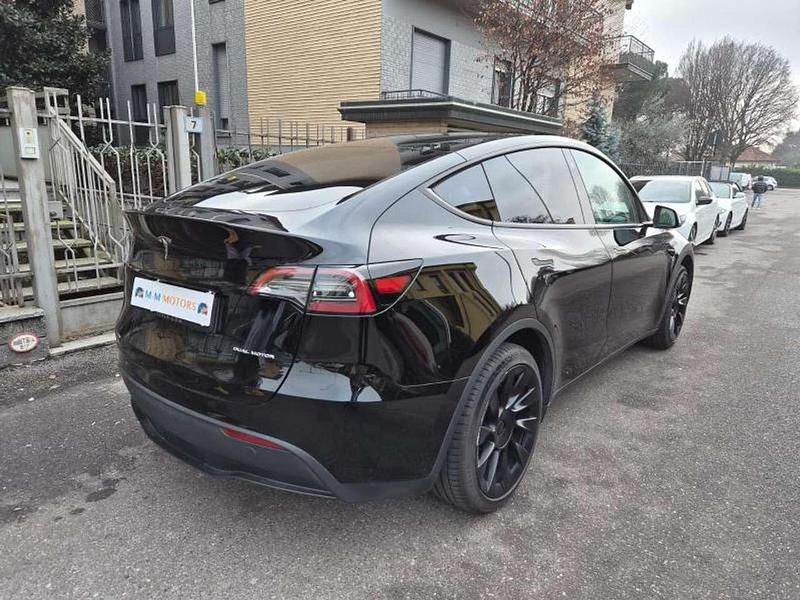 Usata Tesla Model Y 152 kW (208 CV) 2023 Nero SUV