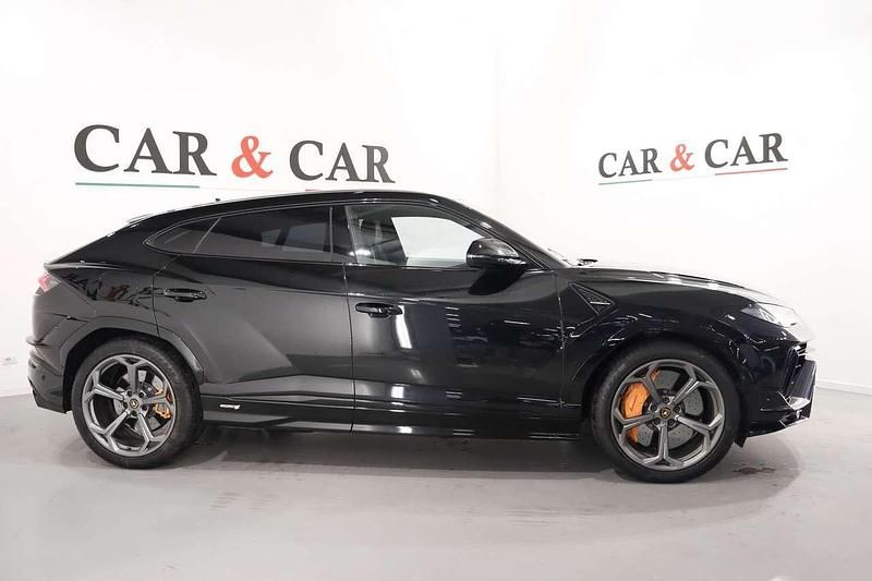 Usata Lamborghini Urus 666 CV (489 kW) 2024 Nero SUV