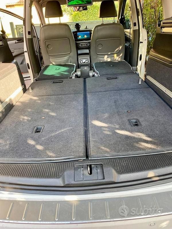 Begagnad VW Sharan 170 HK (125 kW) 2012 Vit Minibuss