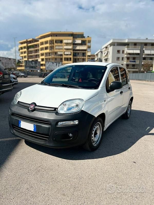 Usata Fiat Panda Pop 70 CV (51 kW) 2020 Bianco Utilitaria
