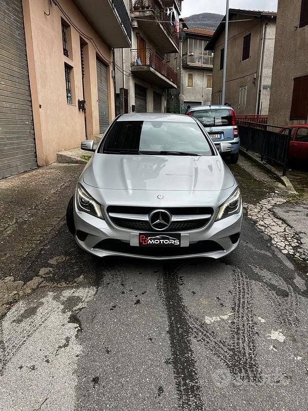 Usata Mercedes CLA200 135 CV (99 kW) 2015 Grigio Berlina
