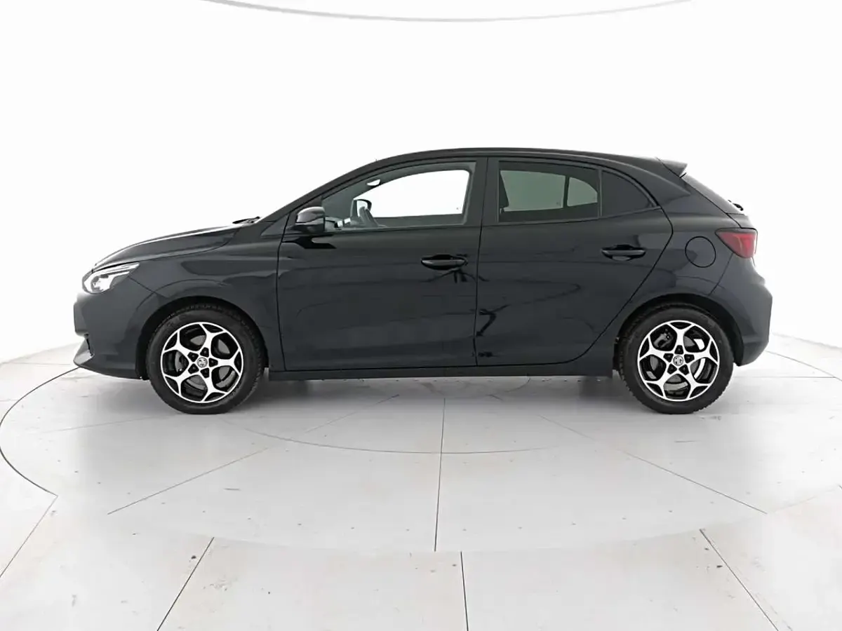 Usata MG MG3 Luxury 102 CV (75 kW) 2024 Nero Utilitaria