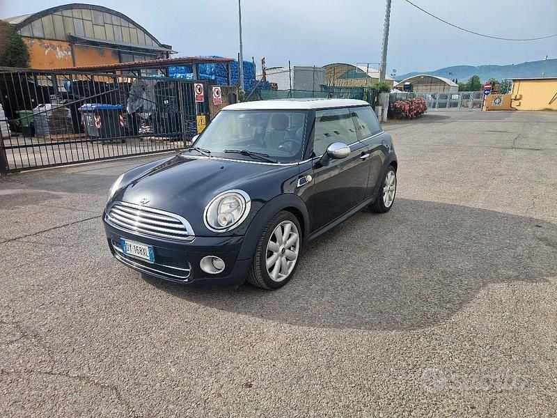 Usata Mini Cooper D 109 CV (80 kW) 2009 Nero Utilitaria