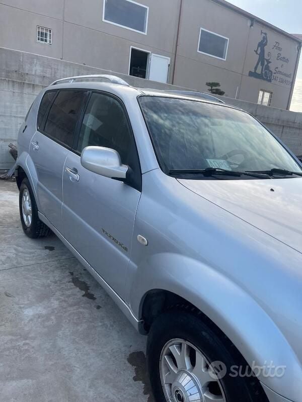 Usata 2004 Ssangyong Rexton SUV | 1900 € - Immagine 1/4