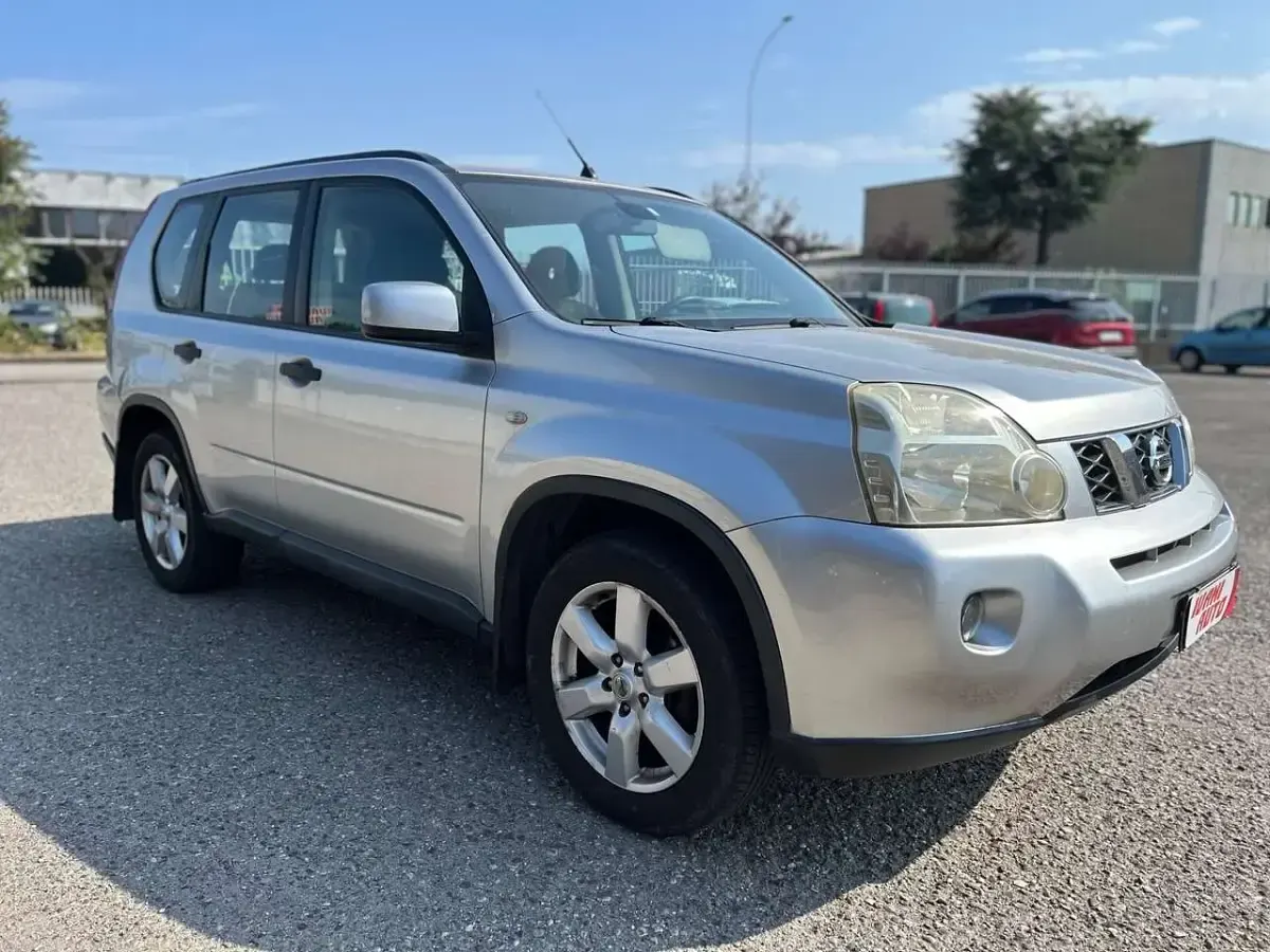 Usata Nissan X-Trail 150 CV (110 kW) 2008 Argento SUV