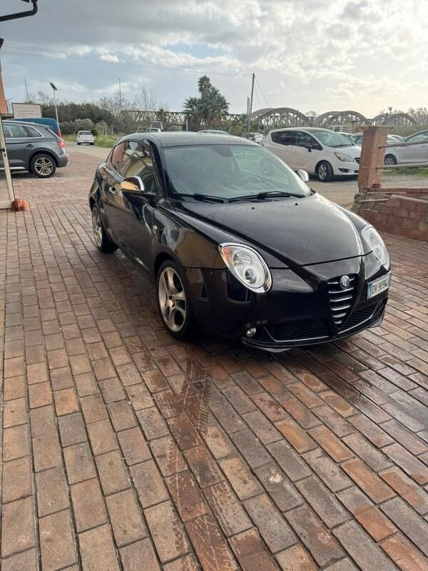 Nero Usata 2010 Alfa Romeo MiTo Distinctive Due volumi | 6200 € (Molto cara) - Immagine 1/4