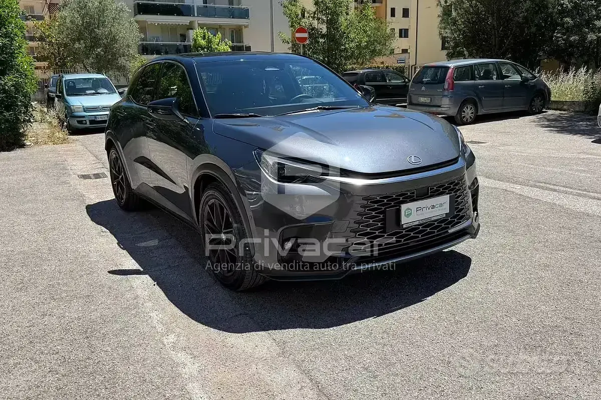 Usata Lexus LBX 91 CV (66 kW) 2024 Grigio SUV