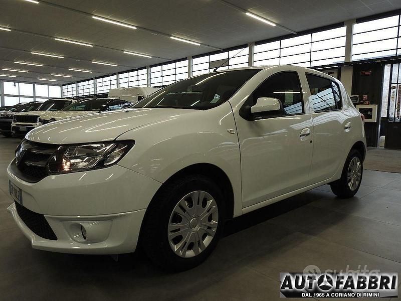 Usata Dacia Sandero Ambiance 75 CV (55 kW) 2014 Bianco Utilitaria