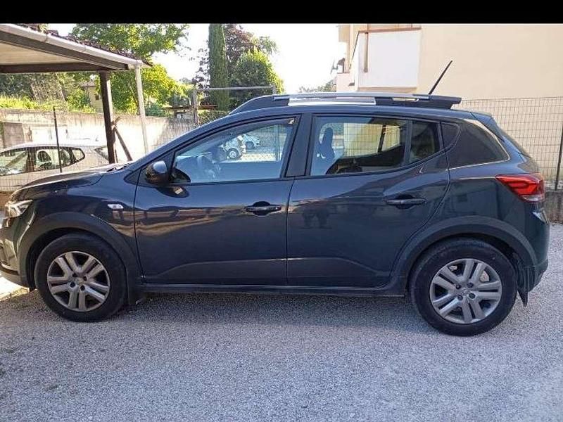 Grigio Usata 2022 Dacia Sandero Comfort Due volumi | 11.600 € (Ottimo prezzo) - Immagine 1/4