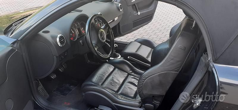 Usata Audi TT Roadster 179 CV (131 kW) 2006 Nero Cabrio
