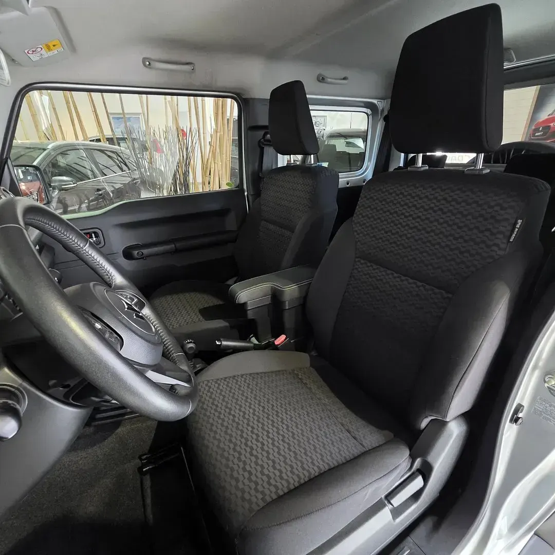 Second-hand Suzuki Jimny 102 CP (75 kW) 2019 Argintiu SUV