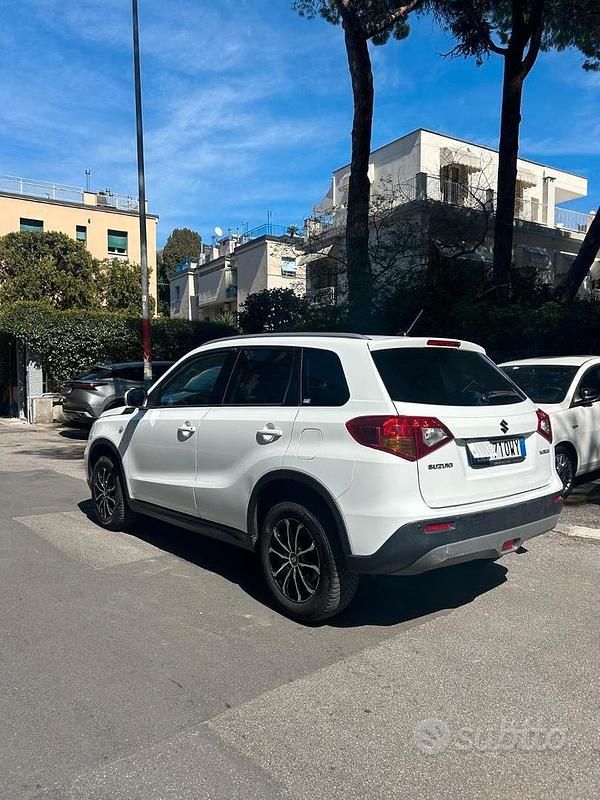 Usata Suzuki Vitara 120 CV (88 kW) 2018 Bianco SUV