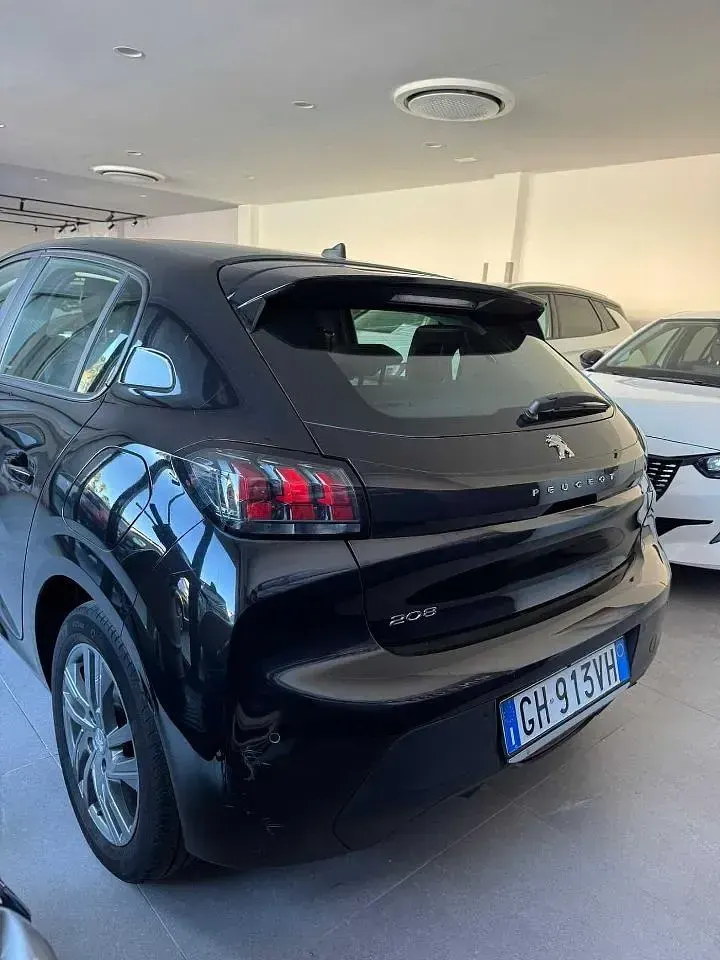 Usata Peugeot 208 Active 75 CV (55 kW) 2022 Nero Utilitaria