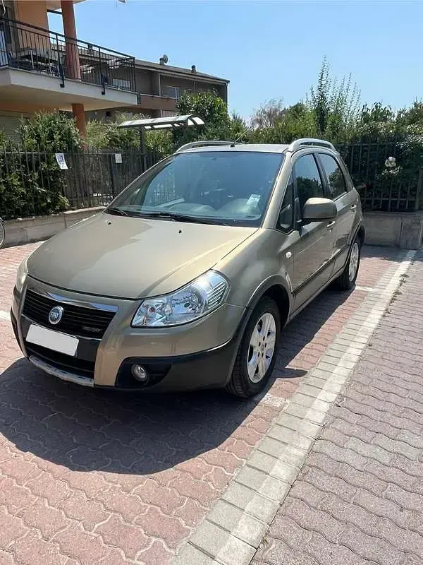 Usata Fiat Sedici Emotion 120 CV (88 kW) 2007 SUV