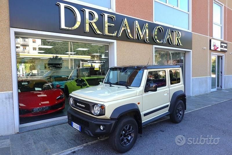 Usata Suzuki Jimny 102 CV (75 kW) 2019 Beige pastello SUV