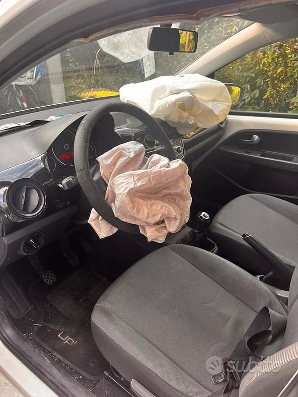 Usata VW up! Move 68 CV (50 kW) 2013 Bianco Utilitaria