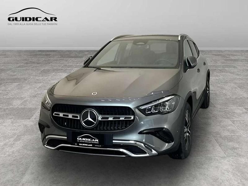 Nuova Mercedes GLA200 Business 150 CV (110 kW) 2026 Grigio SUV