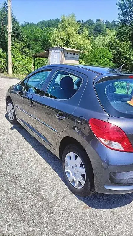 Usata Peugeot 207 Access 68 CV (50 kW) 2011 Grigio Berlina