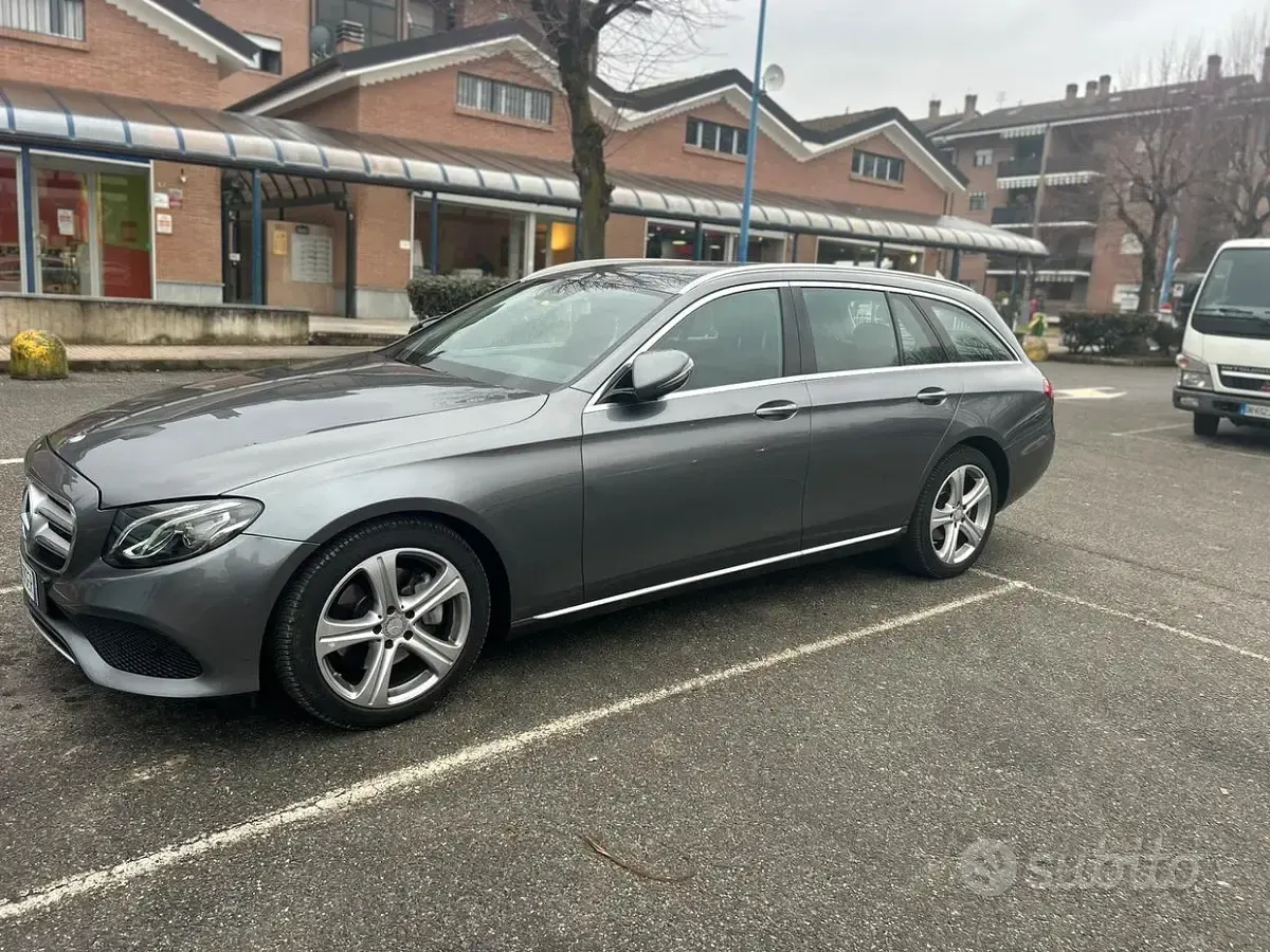 Usata Mercedes E220 194 CV (142 kW) 2017 Grigio Station wagon