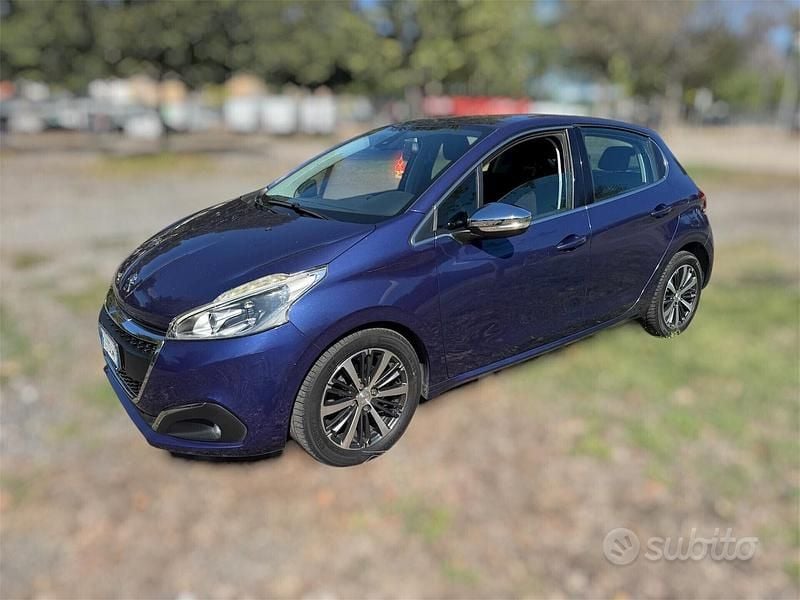 Blu Usata 2017 Peugeot 208 Utilitaria | 4950 € (Super prezzo) - Immagine 1/4