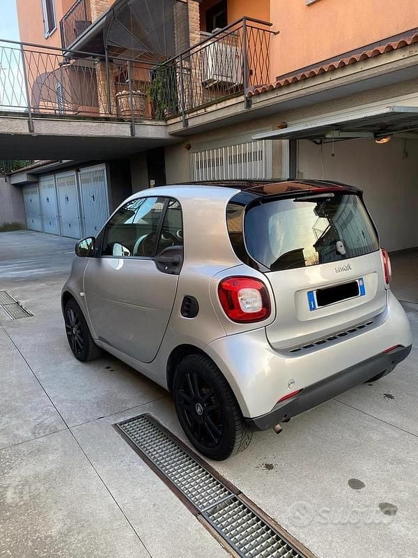 Usata 2015 Smart ForTwo Coupé Coupé | 10.500 € (Buon prezzo) - Immagine 1/4