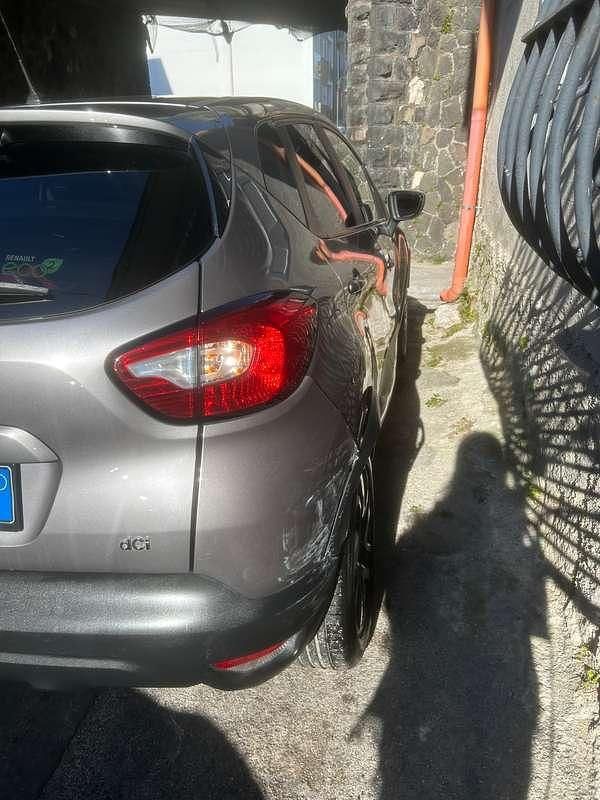Usata Renault Captur 90 CV (66 kW) 2014 Grigio SUV