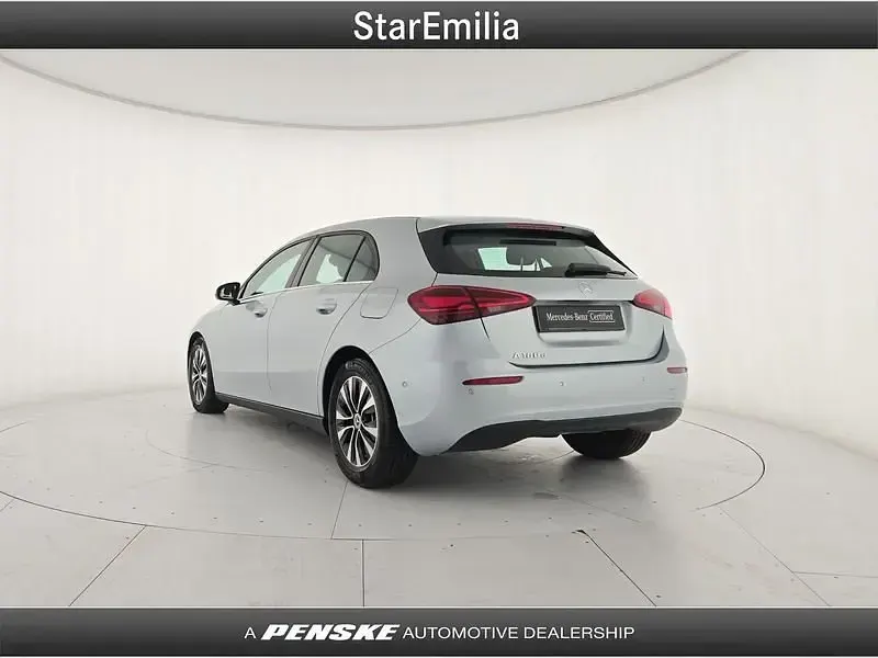 Usata Mercedes A180 Advanced 116 CV (85 kW) 2025 Argento Utilitaria