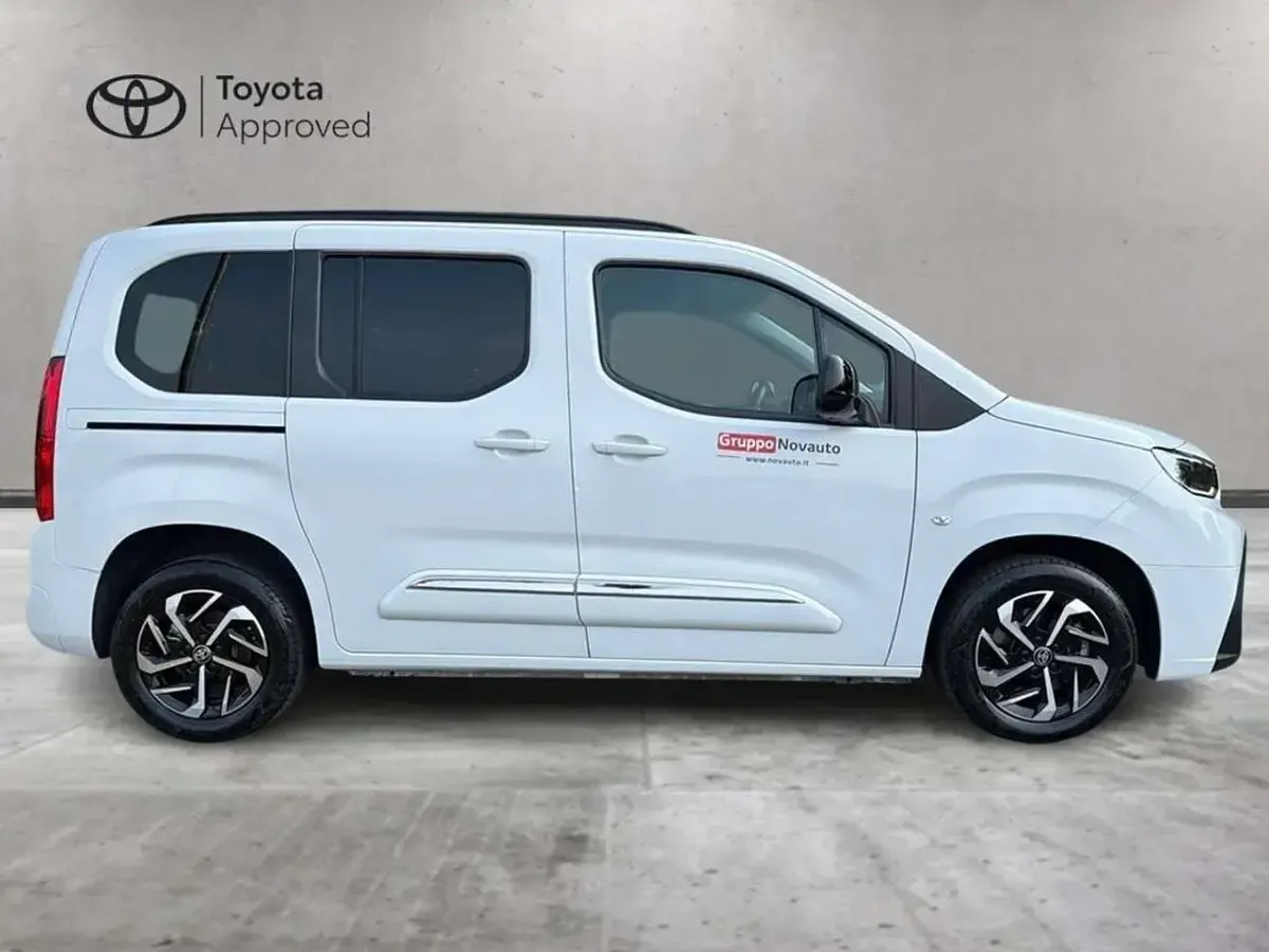 Usata Toyota Proace City City 131 CV (96 kW) 2024 Bianco Monovolume